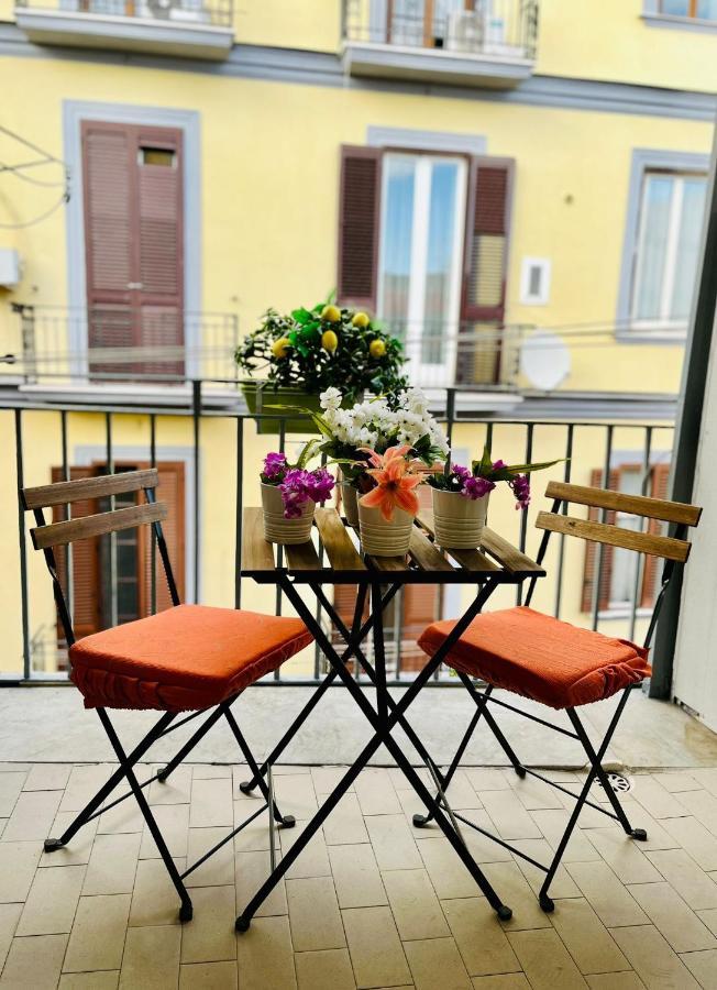 Street Of Naples Apartment Exterior photo